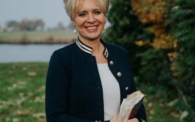 Esther Vorsterman-Van Ooijen